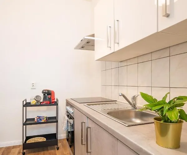 Appartement Blue Chili 18 Zentrales City-apartment Am Hasselbachplatz, 4 Personen *